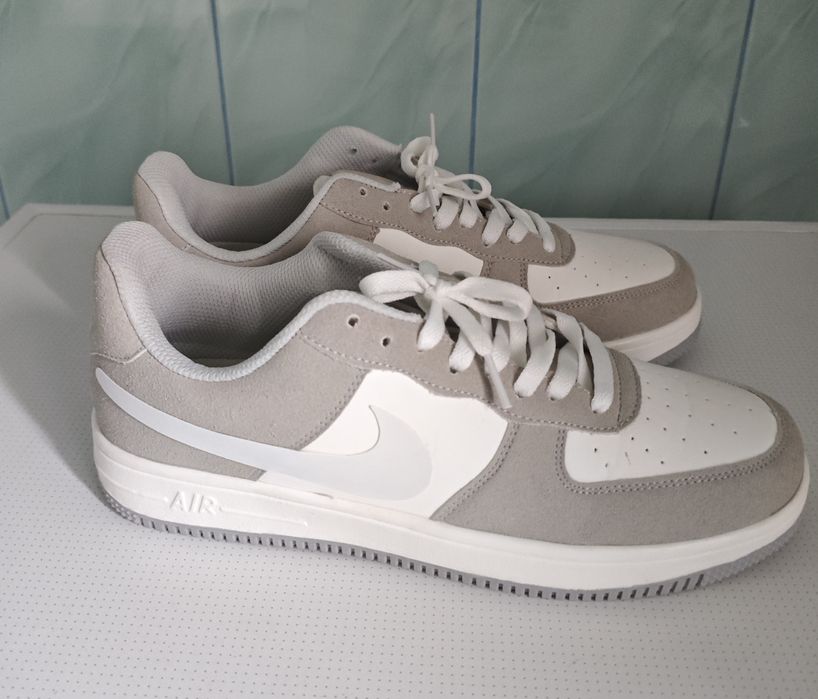 Нові кросівки Nike 44 розмір