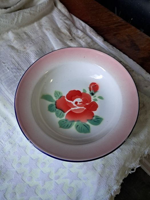 Prato de sopa em esmalte