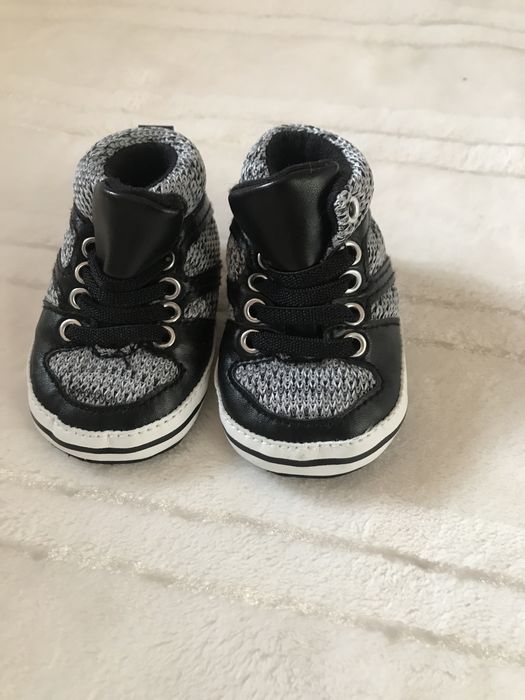 Кросівки 0-3міс