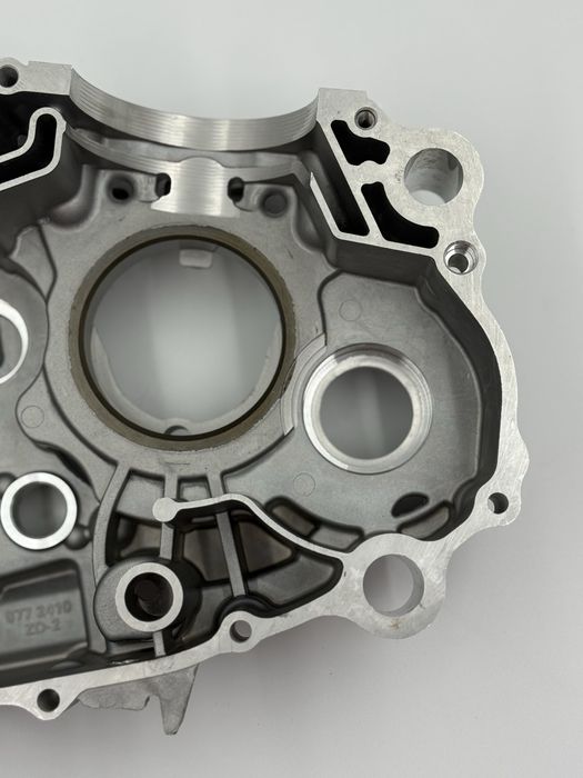 Кришка картера ліва 174 FMN Kovi Lite/Max Geon GNS