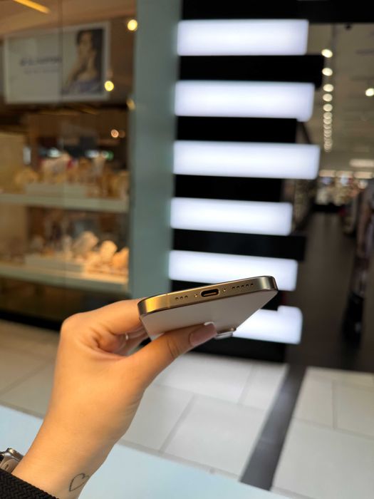 iPhone 16 Pro 128 GB Desert Titanium | 10 RAT 0% | Jak nowy, na wiosnę!