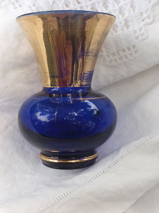 RESERVADA Pequena jarrinho vidro com dourados