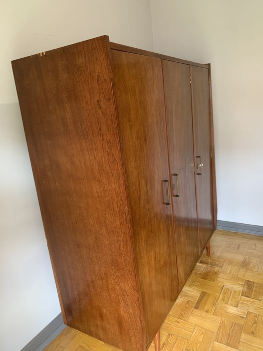 Roupeiro Vintage Mid-Century (Anos 50/60) – Estilo Olaio – Excelente Estado