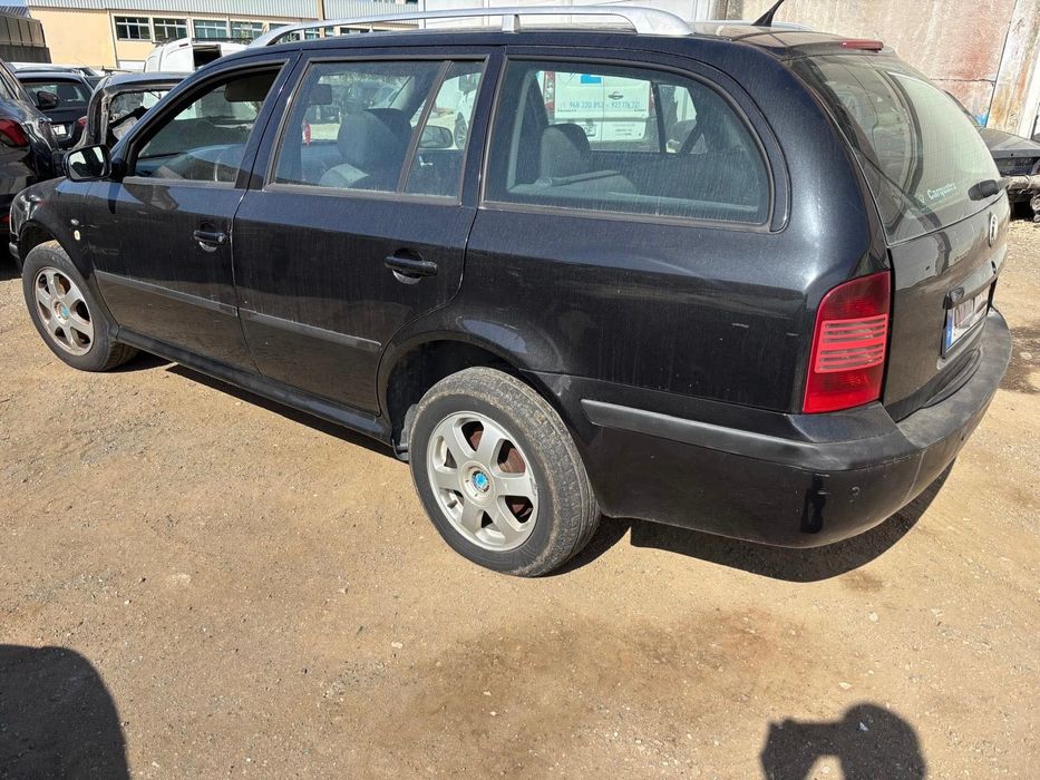 Skoda Octavia de 2005 para peças
