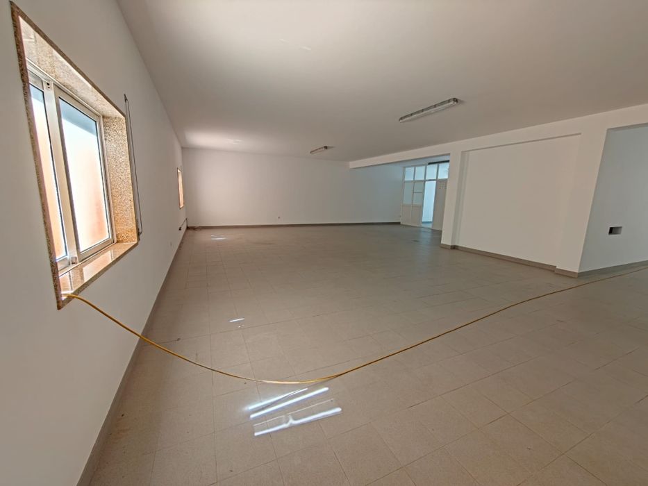 Espaço para Arrendamento - Freamunde, Paços de Ferreira