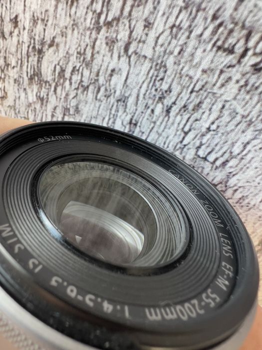 Обʼєктив Canon EF-M 55-200