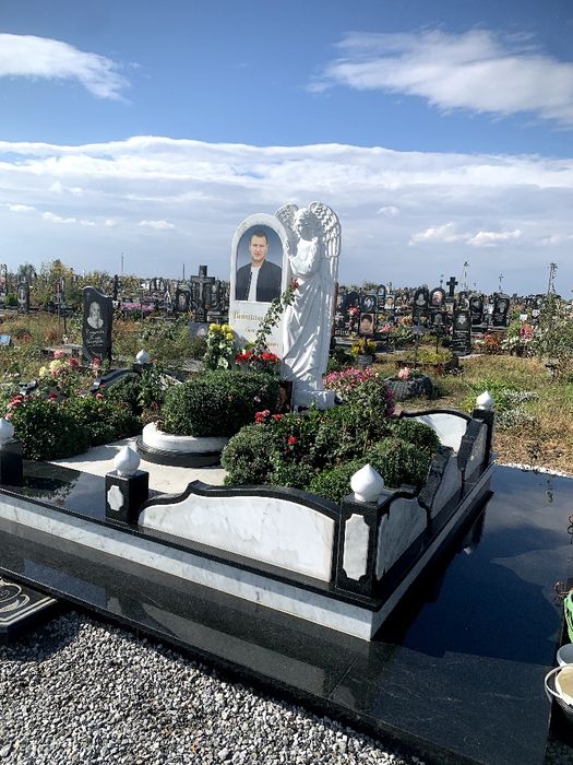 Пам'ятники з граніта