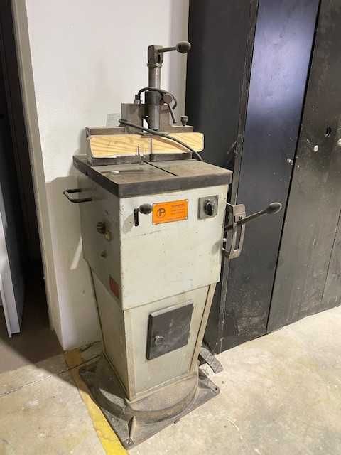 Maquina de cortar Alumínio