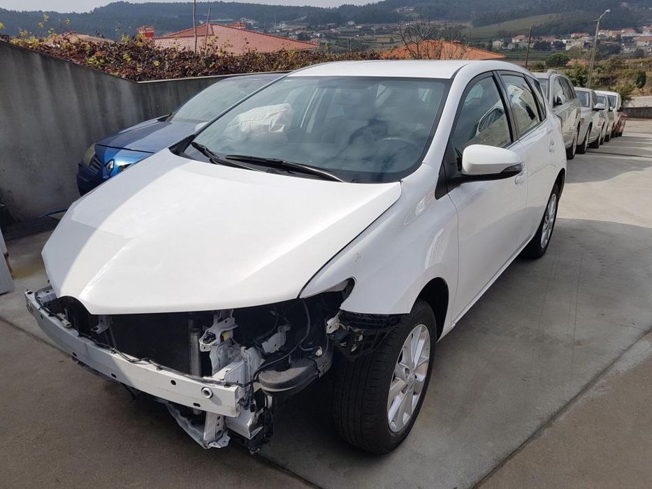 Toyota Auris 2015 para peças