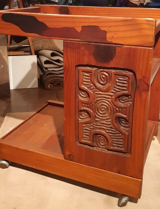 Móvel carrinho de bebidas