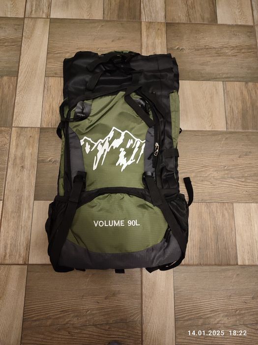 Nowy zielony plecak turystyczny 90L