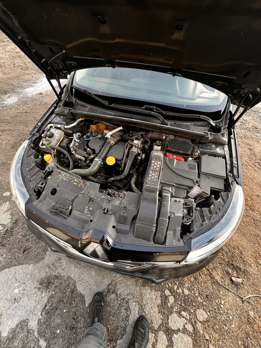 меган 4 повністю обслужений на гарній комплектаціі