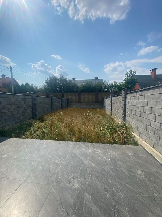 Продам котедж 90 м.кв з сучасним ремонтом та меблями  на Щасливому