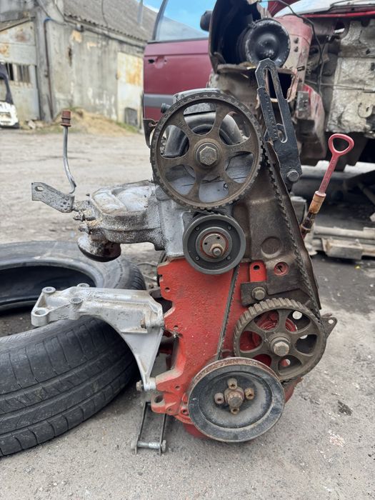 двигун 1.8 бензин Volkswagen Passat b3