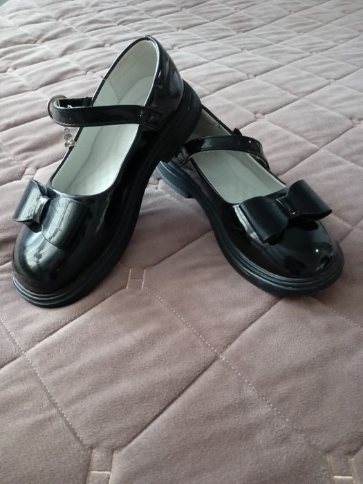 Лакові туфельки 36р