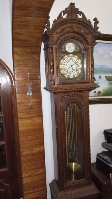 RELOGIO em Alto Relevo. 4 Fotos