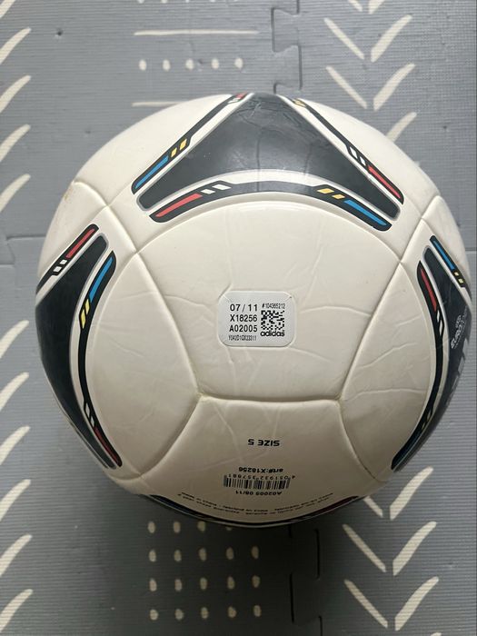 piłka Adidas Euro 2012  Tango 12 Top Replique Model X18256.