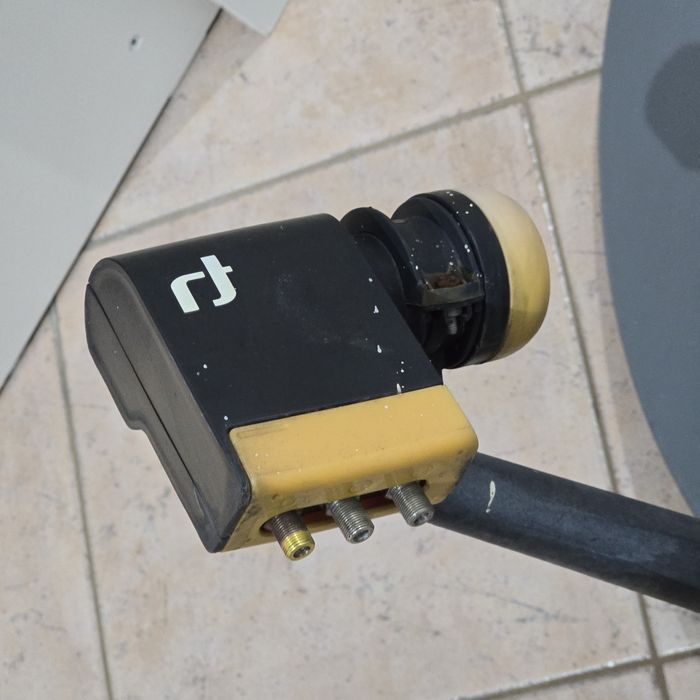 Antena satelitarna z konwerterem QUAD 40mm LNB