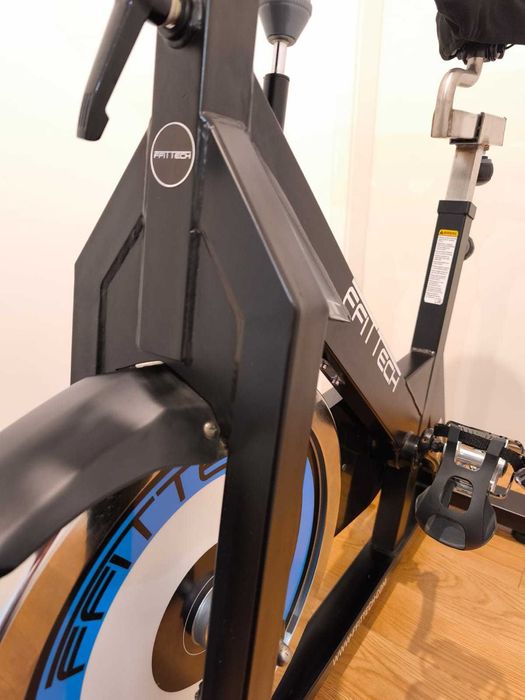 Bicicleta Estática Profissional Spin Platinum – Quase Nova