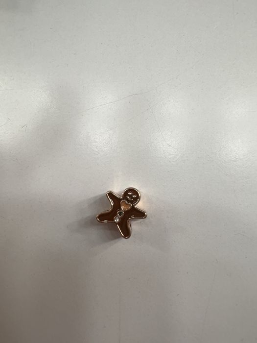 Świąteczny charms pierniczek