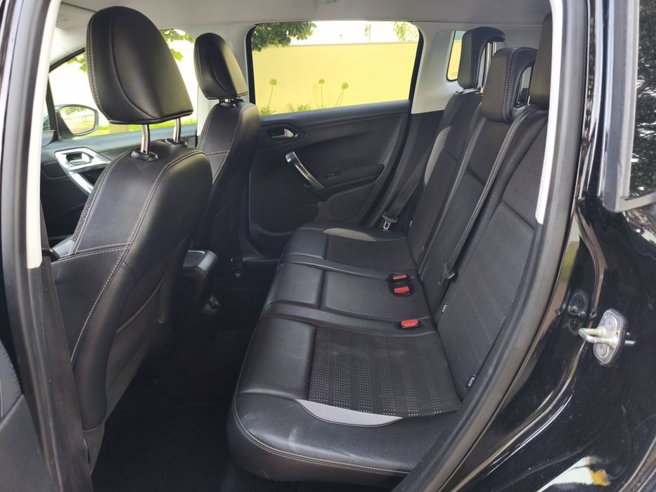 Peugeot 2008 — fotografia 11