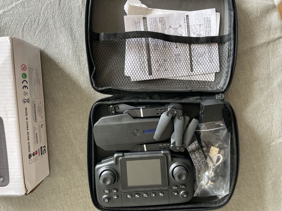 Drone E88 Foldable with Screen441727713291816962