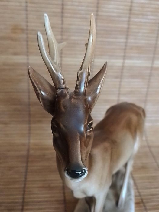 Фарфоровая статуэтка "Олень"