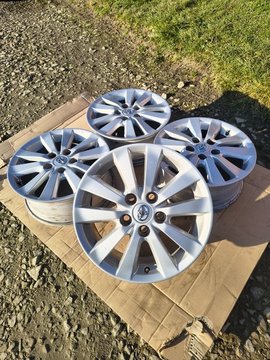 Alufelgi 16" 5x114.3 Toyota Corolla Auris C-HR Avensis Camry