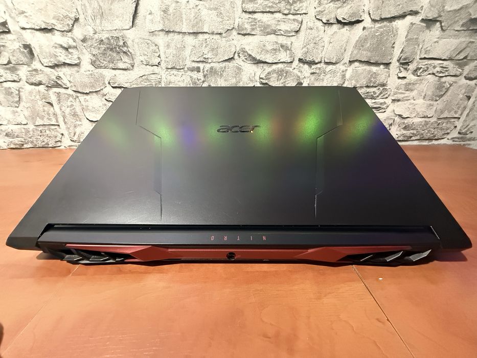 Acer Nitro 5 (i7 )144 hz(rtx 3050 )
