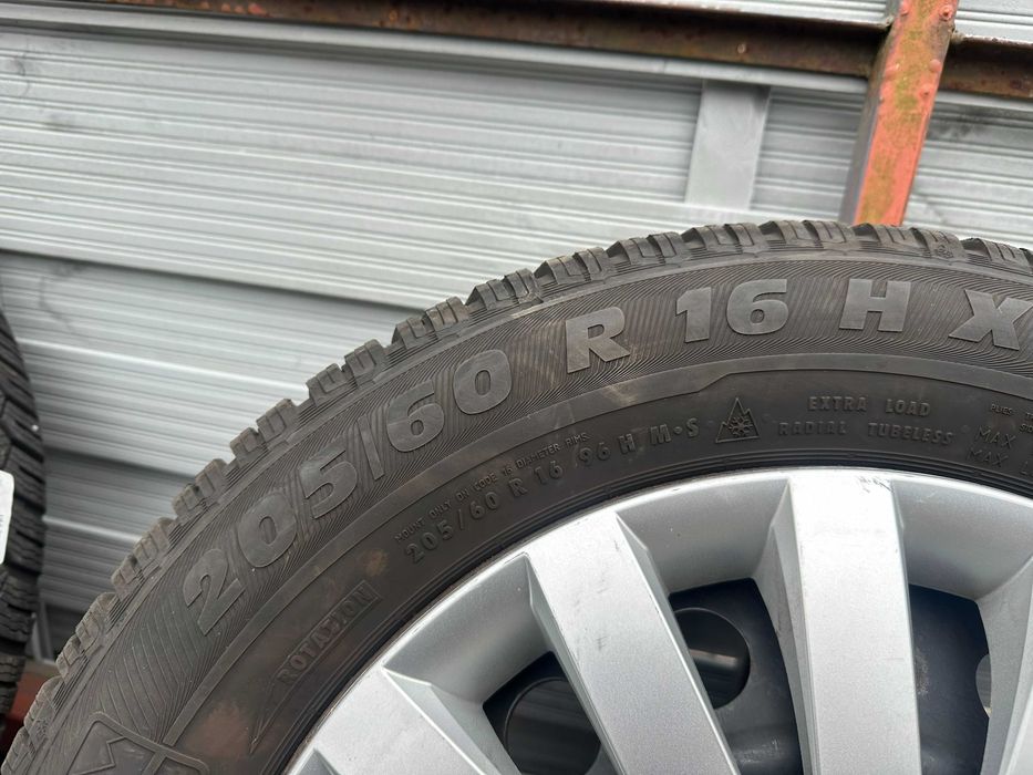 Opony Zimowe 205/60/16 z felgami + kapsle Suzuki SX4 S-cross