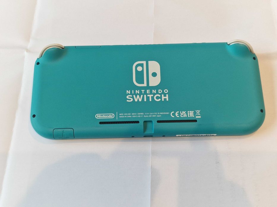 Consola Nintendo Switch Lite com o jogo FIFA em ótimo estado