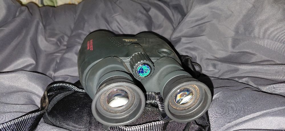 Бінокль Canon 18×50 IS