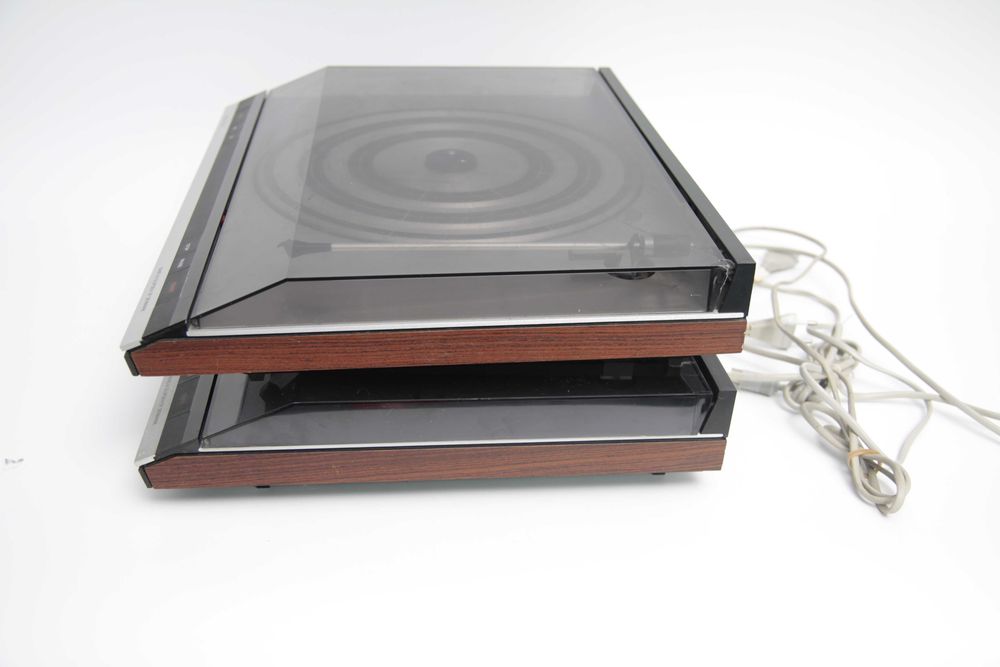 Dwa gramofony Bang&Olufsen 2200 i 2202