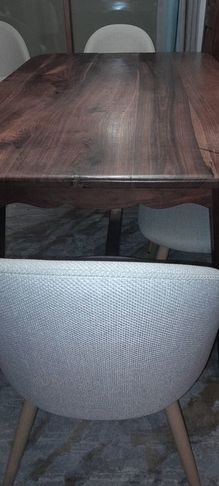 Mesa em madeira exótica africana