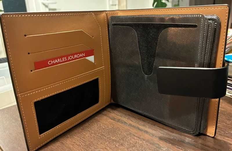 Álbum Charles Jourdan em pele - Genuine Leather