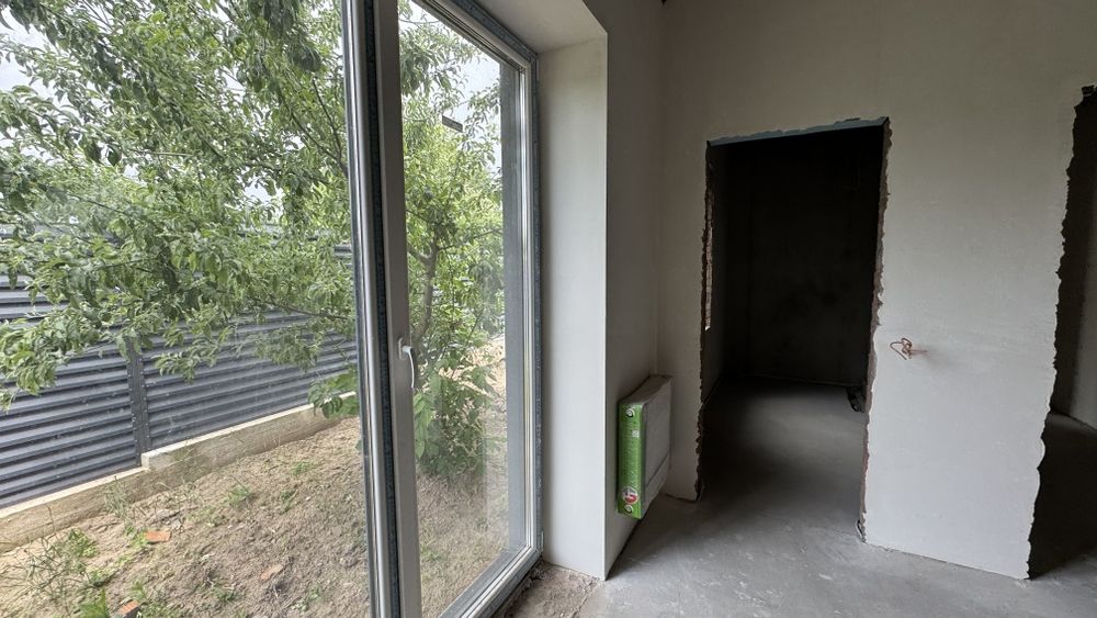 Одно поверховий чистовий будинок, підвал, гараж! Топова еколокація!