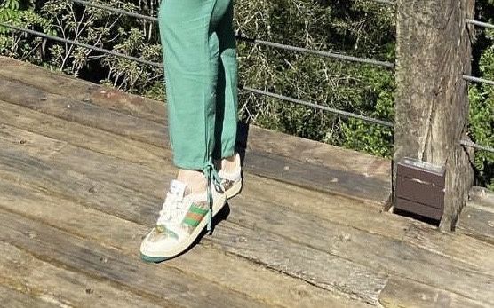 Sapatilhas Gucci.