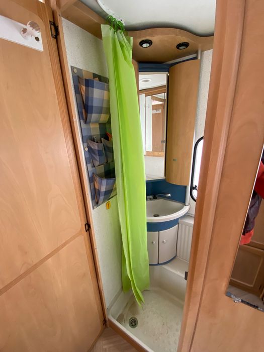 Продаємо улюблений сімейний причеп кемпінг Burstner