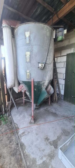 Śrutownik z mieszalnikiem 11 kw