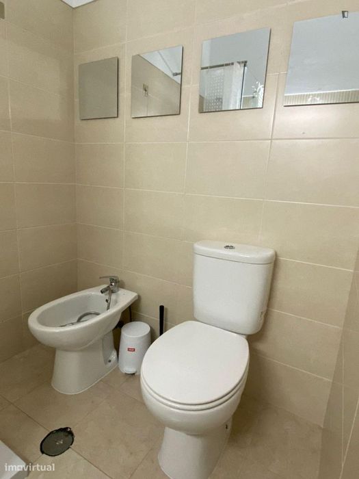 Quarto - localizado em Lumiar Lisbon