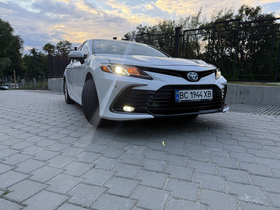 Продам економну TOYOTA CAMRY Hybrid