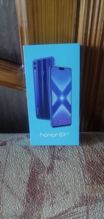 Продам Телефон Хонор 8Х в отличном состоянии.
