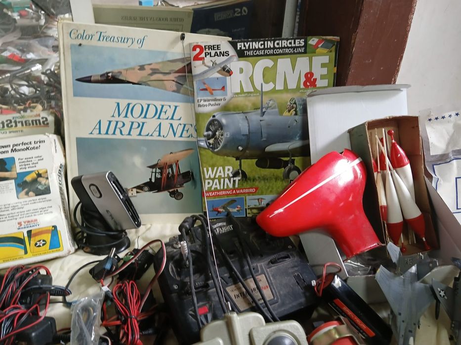 Vendo material de aeromodelismo