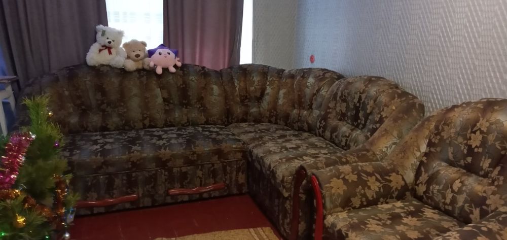 Продам мягкий угловий діван з кріслом