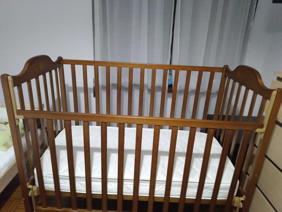 Berço/ cama de grades
