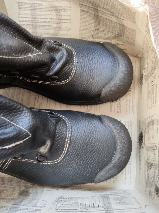 Buty obuwie trzewiki robocze Almar 41