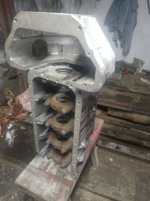 блок циліндрів газ 24 Волга
