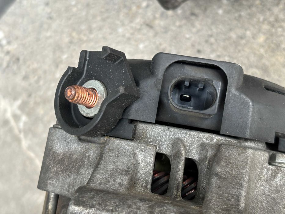 Генератор BMW E81 E87 1.6 1.8 2.0 E90 E91 1.6 1.8 2.0