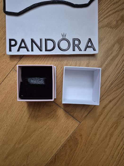 Pudełeczko i torebka na charmsa Pandora