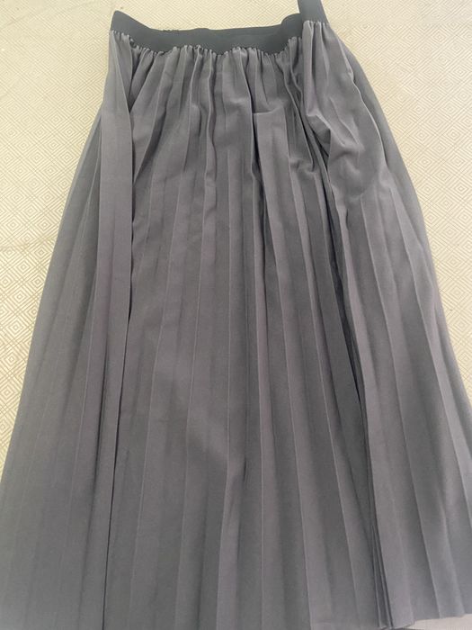Saia pregas nova l cinzento